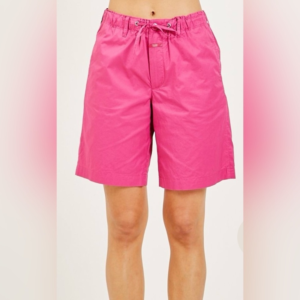 CLOSED Lya Short in Magenta